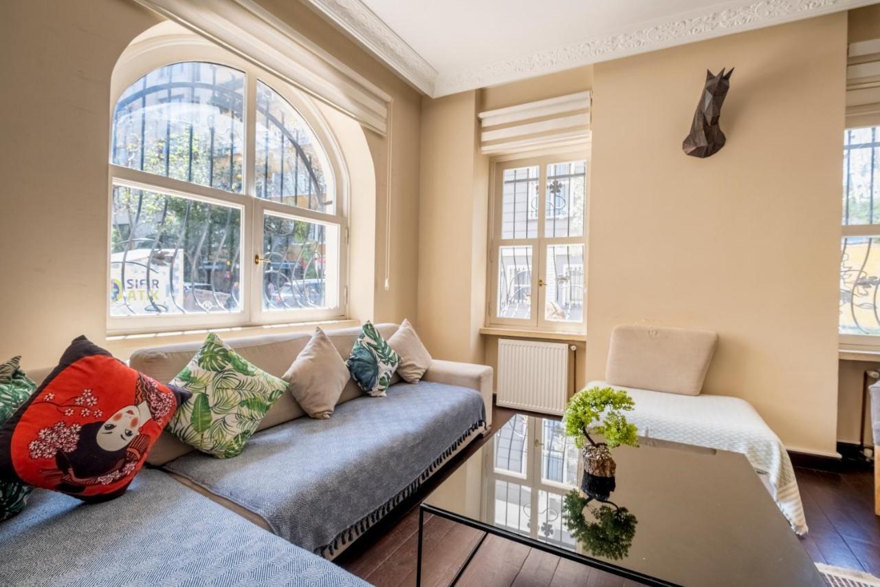 Designer Flat, 3br, 2ba * Istanboel