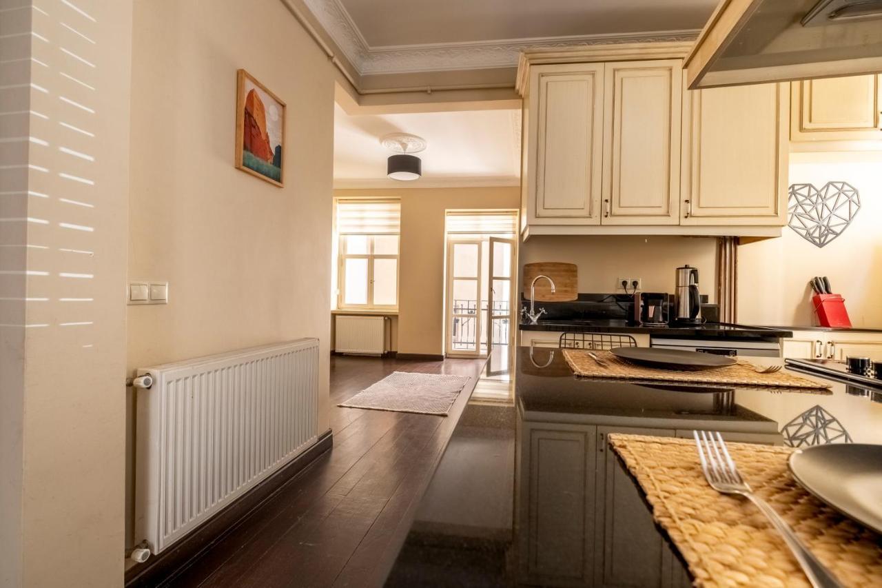 Designer Flat, 3br, 2ba Appartement *