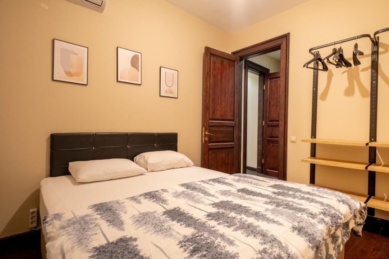 Designer Flat, 3br, 2ba Istanboel